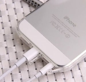 Ultra Hybrid Bumper Case voor iPhone 5 / 5S / SE met Dust Plugs
