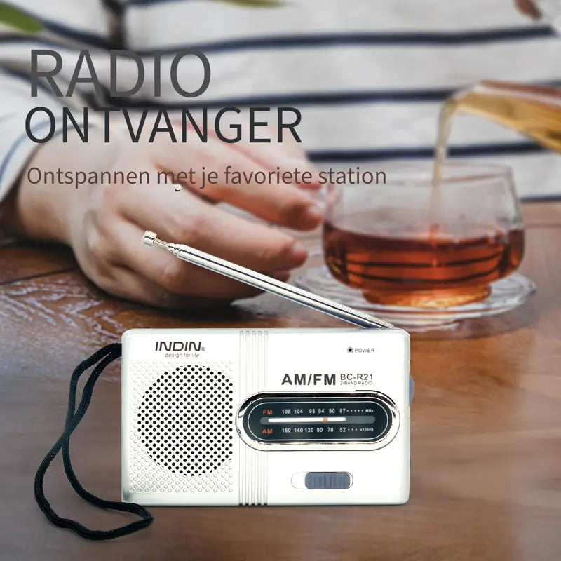 Draagbare AM/FM radio met stereo speaker en koptelefoonaansluiting