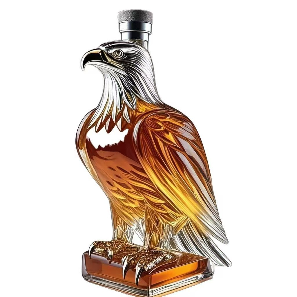 Glazen whisky karaf met adelaar vormgeving