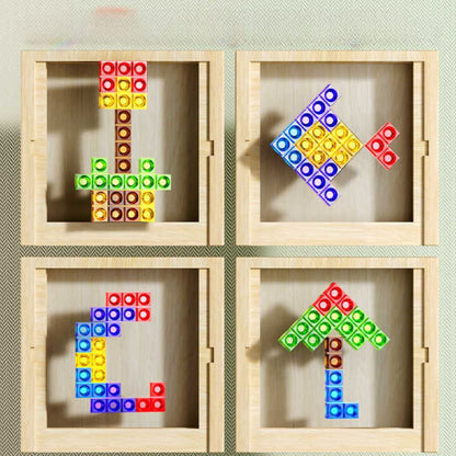 Houten Tetris puzzel met kleurrijke blokken