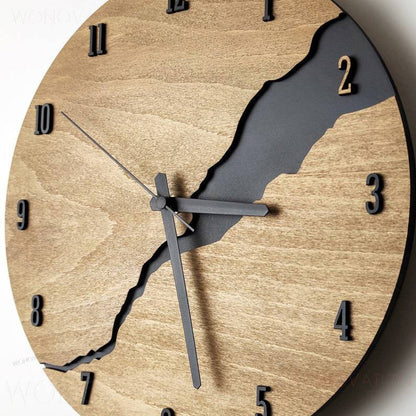 Houten wandklok met minimalistisch design