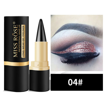 Matte sneldrogende eyeliner met lippenstiftvormig ontwerp