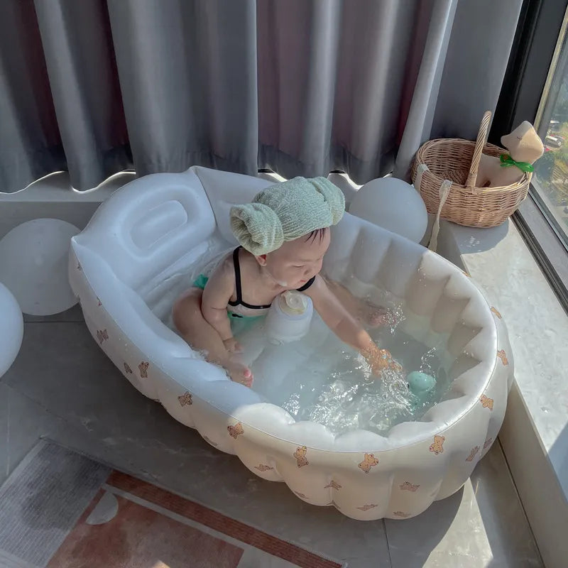 Opblaasbaar babybadje met antislipbodem