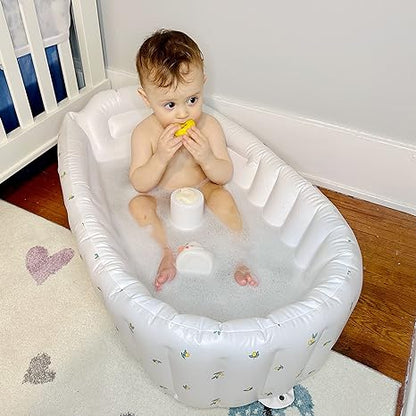 Opblaasbaar babybadje met antislipbodem
