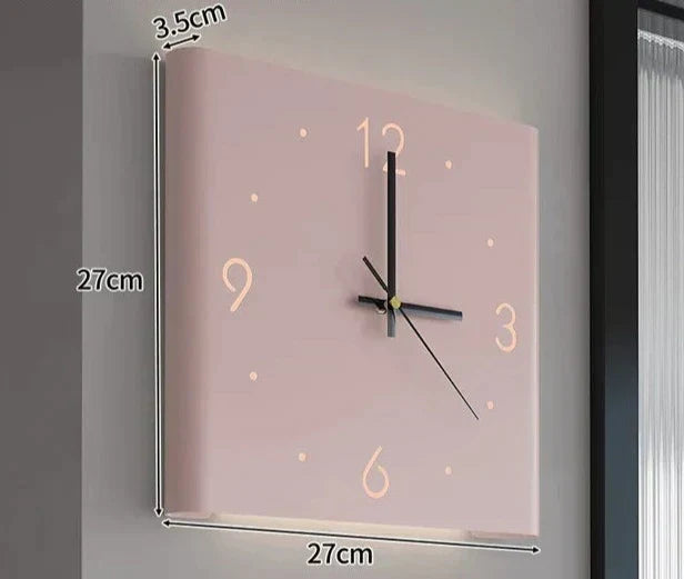 Vierkante wandklok met ledverlichting en stil uurwerk