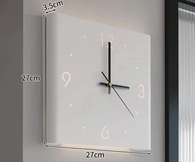 Vierkante wandklok met ledverlichting en stil uurwerk