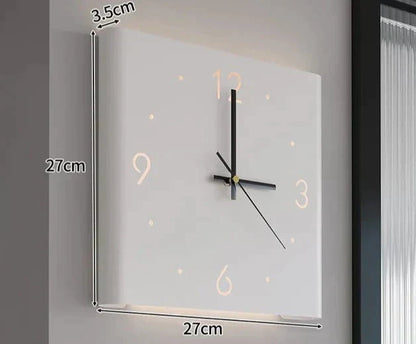 Vierkante wandklok met ledverlichting en stil uurwerk