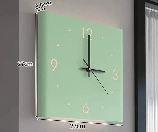 Vierkante wandklok met ledverlichting en stil uurwerk