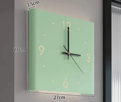 Vierkante wandklok met ledverlichting en stil uurwerk