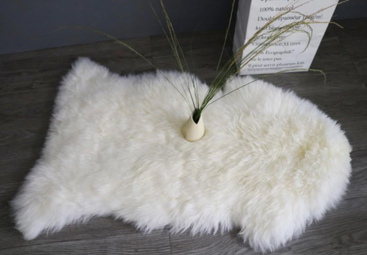 Zacht faux fur schapenvacht vloerkleed met antislip achterkant