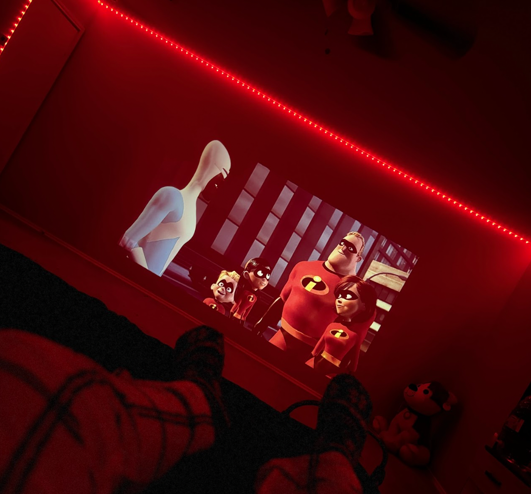 Draagbare mini projector met draadloze schermspiegeling