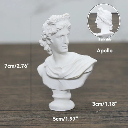 Miniatuur buste van hars met klassiek ontwerp