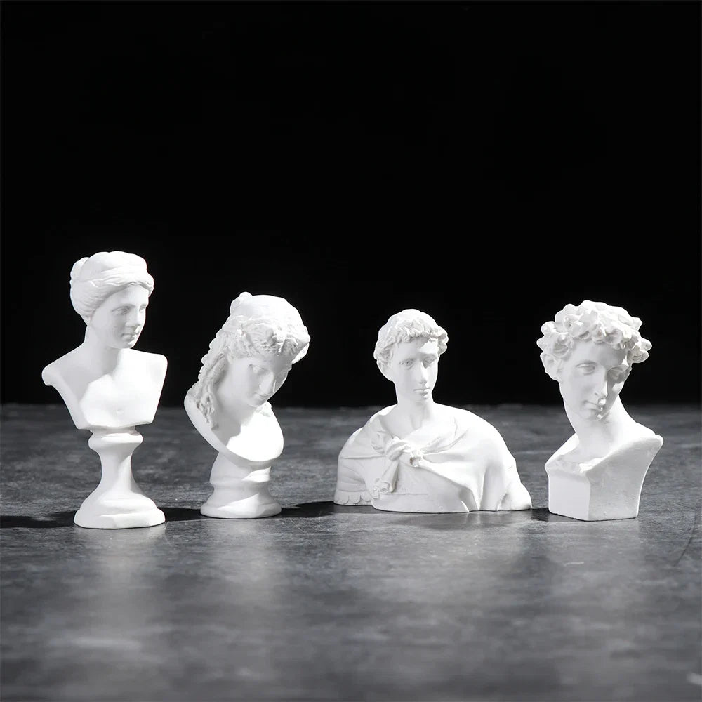 Miniatuur Gipsen Buste met Klassiek Portretmotief