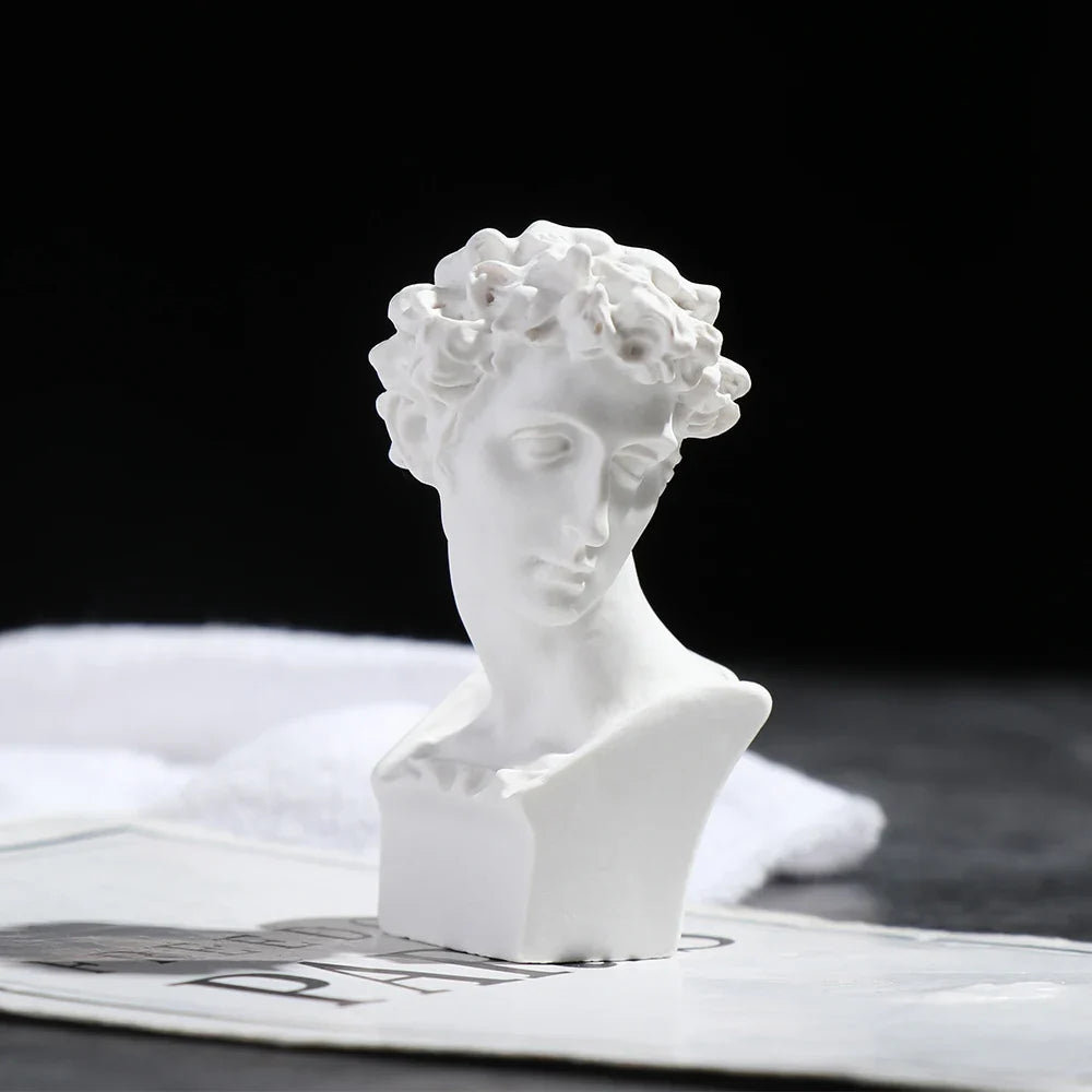 Miniatuur Gipsen Buste met Klassiek Portretmotief