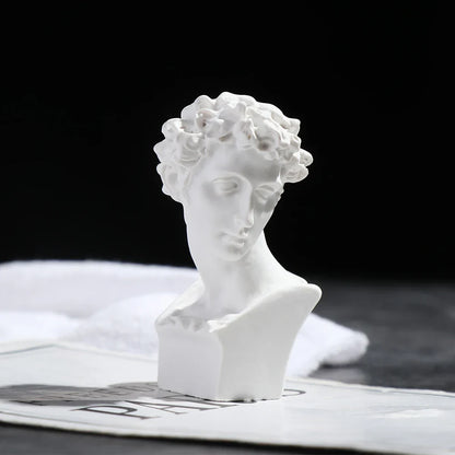 Miniatuur Gipsen Buste met Klassiek Portretmotief