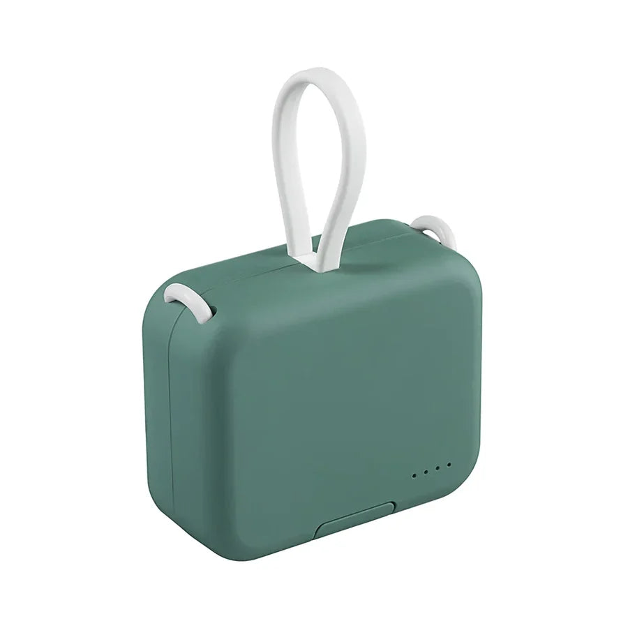 Compacte powerbank van 4000 mAh met ingebouwde kabels