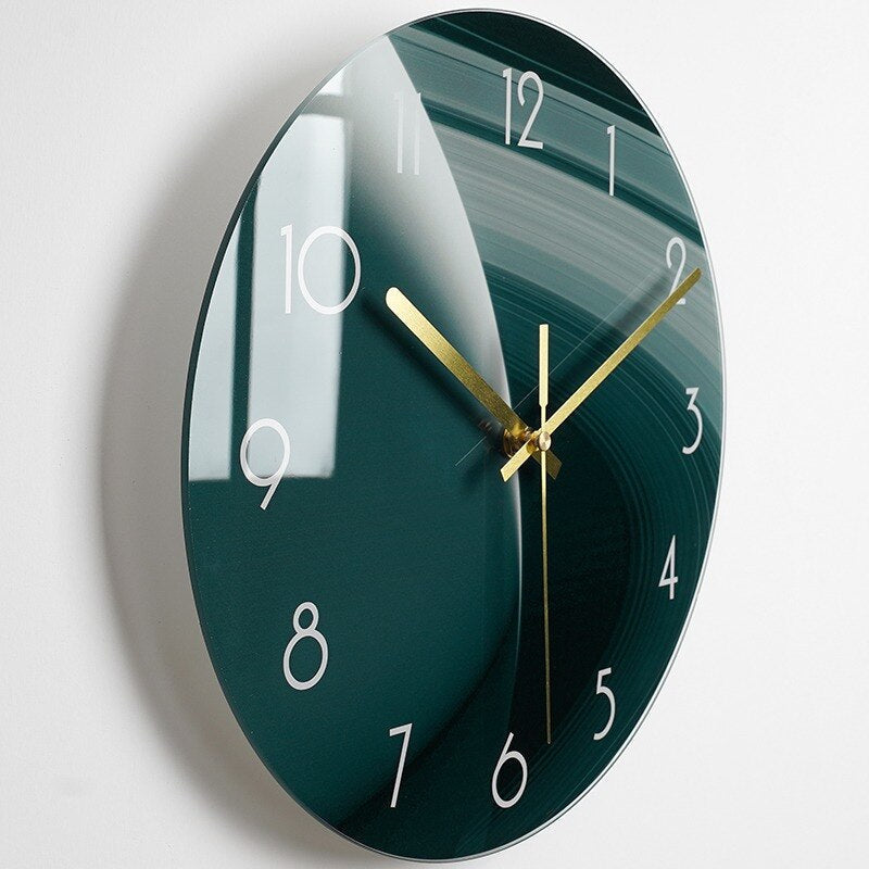 Glazen wandklok met stil uurwerk