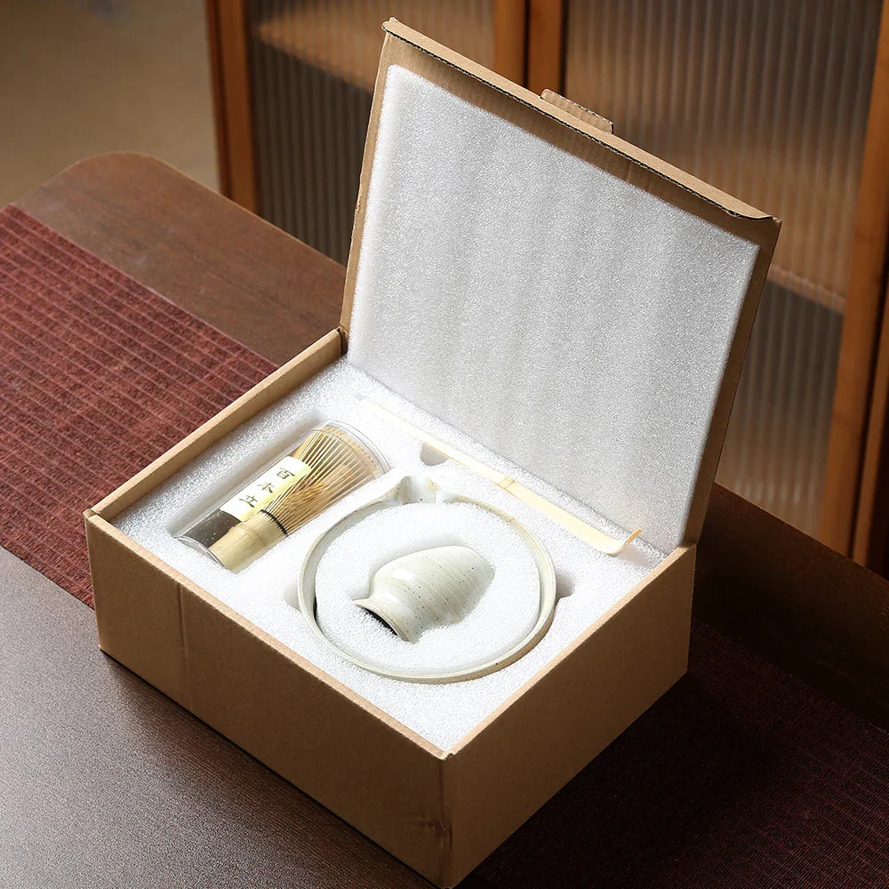 Japanse matcha theeset van bamboe met kom en klopper