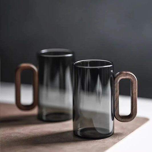 Glazen mok van 350 ml met houten handvat