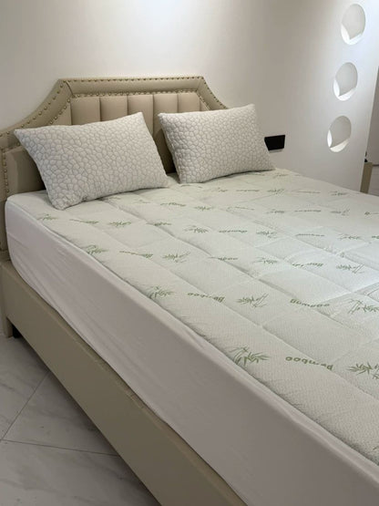 Bamboe matrasdekmatras van 5 cm met elastische hoeken