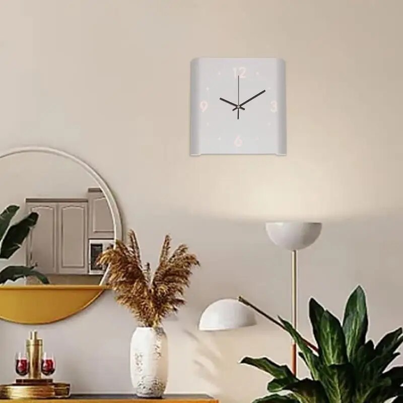 Vierkante wandklok met ledverlichting en stil uurwerk