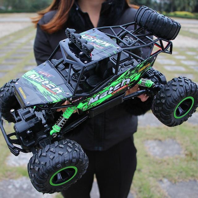 RC offroad auto met vierwielaandrijving en schokbestendige vering