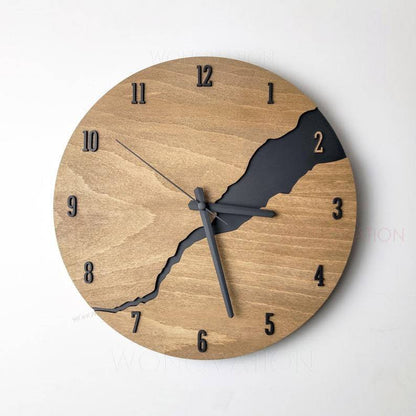 Houten wandklok met minimalistisch design