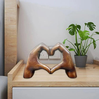 Handgemaakt houten hartbeeldje met natuurlijke houtnerf