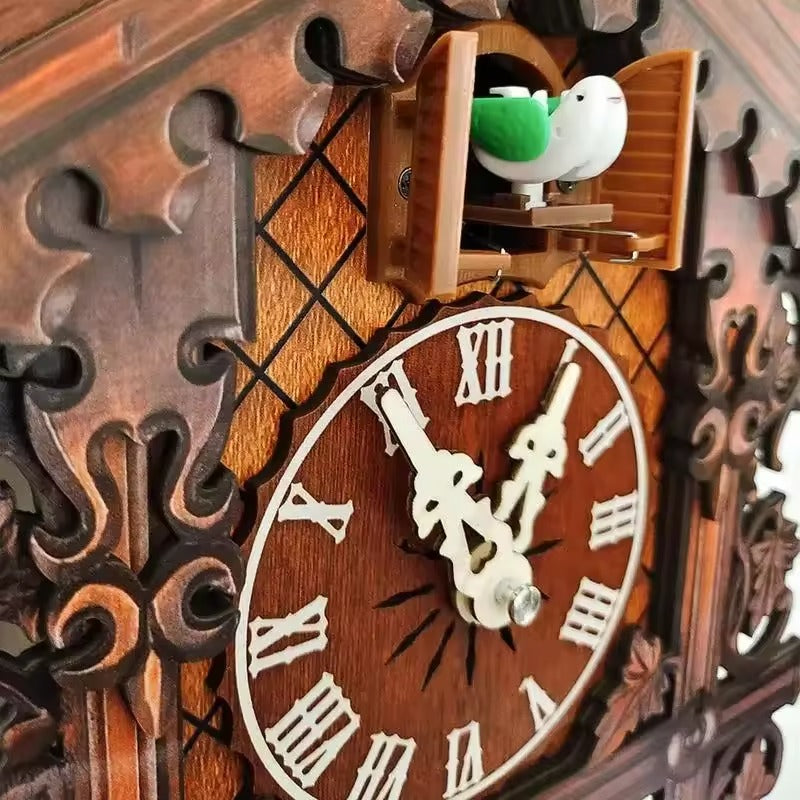 Klassieke koekoeksklok met geluid en kwartsuurwerk