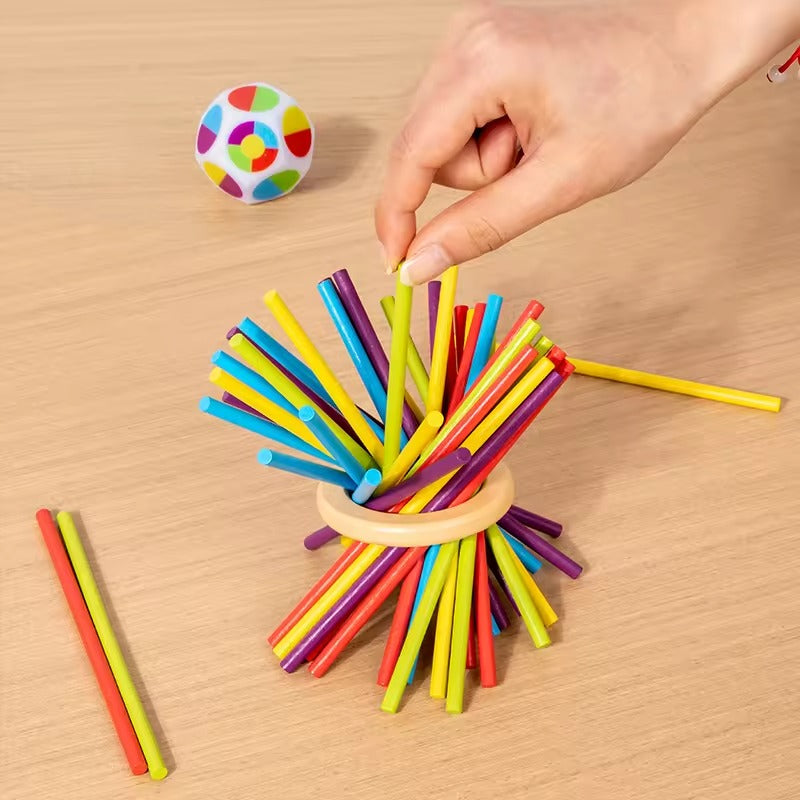 Houten stokkentoren spel met dobbelsteen voor kinderen