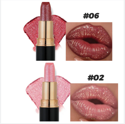 Waterbestendige en hydraterende glitterlippenstift met glanzende finish