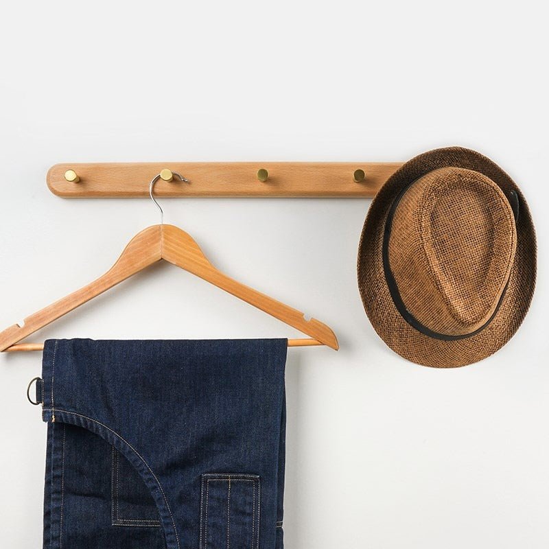 Houten wandkapstok met messing haken