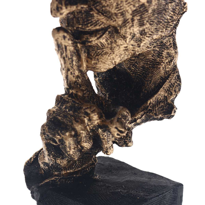 Abstract gouden sculptuur voor modern interieur