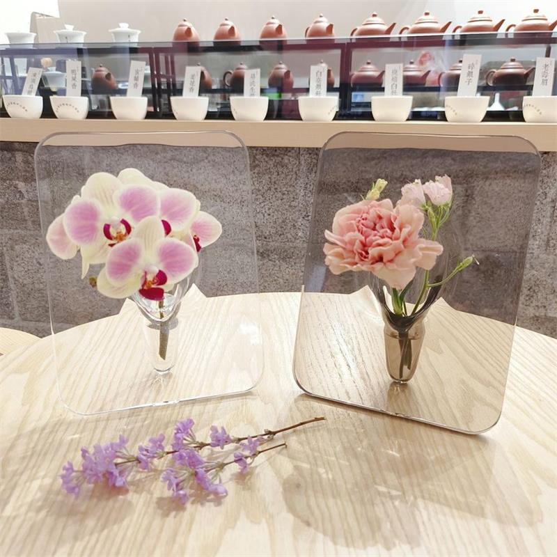 Fotolijstvormige bloemenvaas van acryl met Scandinavisch design