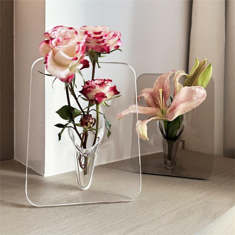 Fotolijstvormige bloemenvaas van acryl met Scandinavisch design