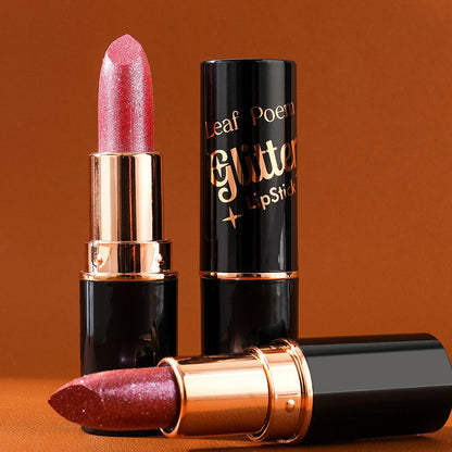 Waterbestendige en hydraterende glitterlippenstift met glanzende finish
