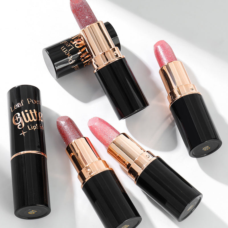 Waterbestendige en hydraterende glitterlippenstift met glanzende finish