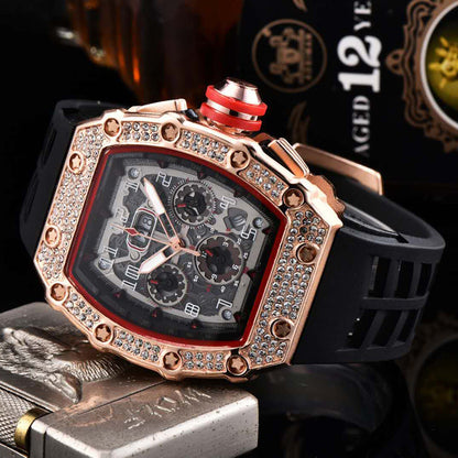 Luxe herenhorloge in tonneauvorm met strass-versiering