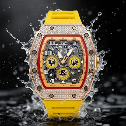 Luxe herenhorloge in tonneauvorm met strass-versiering